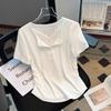 Camiseta de manga corta con cuello en V y costuras de encaje para mujer, top europeo de trece líneas Guangzhou 2025