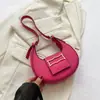 Bolso popular de este año para mujer, nuevo y sencillo bolso de mano de verano 2023 para mujer, bolso de hombro tipo dumpling de moda a la moda.