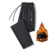 Calça esportiva masculina forrada com fleece, espessa, versátil para outono e inverno, corte solto, moletom casual plus size