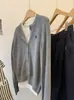 Cardigan de Tricô Bordado em Lã Novo Primavera/Outono 2026 Roupa Externa Feminina Suéter de Lã Gola Redonda Cardigan de Botão Versátil