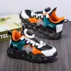 Sapatos infantis para meninos e meninas, verão, malha oca respirável, fivela giratória, crianças de meia-idade e maiores, alunos do ensino fundamental, calçados casuais esportivos