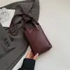 Bolso Tote Tejido de Lujo Retro de Gran Capacidad Accesible para Mujer 2025 Nueva Moda Bolso de Hombro de Alta Gama Transfronterizo