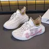 Zapatos Deportivos Infantiles 2026 Primavera y Verano Nuevo Estilo Zapatos de Malla Zapatos de Coco para Niños Mayores Transpirables Dibujos Animados Deportivos Casuales