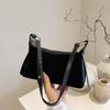 Moda Transfronteriza 2025 Nuevo Nicho Retro Gamuza Bolso de Axila para Mujer Textura Moda Bolso Cruzado Tipo Dumpling Bolso de Hombro