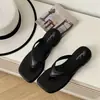 Chanclas Plateadas Estilo Francés para Mujer, Modelo 2026, Para Uso al Aire Libre, Suela Gruesa, Antideslizantes, Sensación de Alta Gama, Ultracómodas, Sandalias de Playa