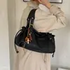 Bolsa para o dia a dia, bolsa transversal de couro macio, tote, nova outono 2026, bolsa de mão plissada tipo nuvem versátil para mulheres