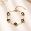 Pulsera de flor de cuatro hojas en forma de diamante, pulsera de nácar de doble cara, electrochapada, moderna y versátil, joyería para mujer al por mayor
