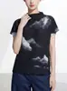 Camiseta estampada de gola alta com mangas curtas e pregas de alta qualidade para mulheres, atacado de roupas femininas Issey Miyake, vendas diretas da fábrica