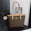 Bolsa de Mão Versátil e na Moda para o Dia a Dia, Bolsa Tote com Monograma de Luxo para Mulheres, Novo Modelo 2026, Bolsa de Ombro e Transversal de Grande Capacidade