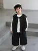 Conjunto de três peças de colete para meninos para primavera e outono, estilo coreano, roupa moderna e estilosa para crianças, adequado para meninos pequenos, qualidade de exportação