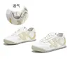 Sapatos de Treino Alemães de Couro Genuíno Femininos 2026 Outono Novos Tênis Esportivos de Corrida Casuais Versáteis Sapatos Brancos Femininos Verão Solado Macio