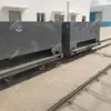 Soporta la personalización de Cajas de Material para Minería de 9 Toneladas, Vehículos Planos con Grúa de Riel Único para Materiales y Cajas de Material Autodescargables Prefabricadas