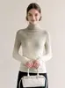 Camiseta base de color degradado de cuello alto para mujer, nuevo top ajustado de manga larga que te hace lucir más joven