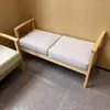 Conjunto de Mesa e Cadeira de Madeira Maciça Amigável para Idosos, Mobiliário para Casa de Repouso, Projeto de Mesa e Cadeira Amigável para Idosos para Casa de Repouso Atacado