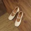 Sapatos Mary Jane vintage estilo francês com uma única fivela, sapatos femininos de bico quadrado, couro macio de ovelha, salto médio, salto grosso, sapatos pequenos de couro cor vinho
