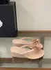 Primer Encuentro con las Chanclas de Verano Estilo Hada para Mujer, Adecuadas para Usar con Faldas, con Fuegos Artificiales y Pedrería, Sandalias de Cuña con Pinza de Tacón Medio