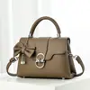 Nova Bolsa de Mão Feminina Retrô de Grande Capacidade com Fecho Metálico e Aba Bolsa Transversal para o Dia a Dia Bolsa de Ombro Único Bolsa Feminina