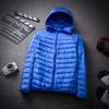 Jaqueta de Algodão Leve com Penugem Plus Size para Outono e Inverno para Homens, Estilo Curto, Caimento Solto para Indivíduos Grandes e Altos, Adequada para Homens Jovens e de Meia-Idade