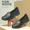 Nuevo Modelo Otoño 2025 Zapatos de Madre Cuero Suave Para Mediana Edad y Mayores Planos Cómodos Versátiles Zapatos de Vestir Suela Suave Antideslizante Zapatos de Cuero para Personas Mayores