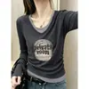 Camiseta de Algodón Puro con Hombro Recto, Falso Dos Piezas, Cuello en V, Manga Larga, Moda Femenina, Versátil, Ceñida a la Cintura, Adelgazante, Capa Base, Otoño 2026