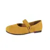Zapatos de Mujer Retro Estilo Francés de Boca Baja, Primavera 2026, Perfectos para Combinar con Faldas, Zapatos Mary Jane Planos Amarillos de Suela Suave, Impresionantes y Hermosos