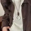 Collar de cordón de cuero con perla cuadrada de acrílico, estilo vintage y artístico, cadena para suéter, diseño único, joyería de lujo ligera, venta al por mayor