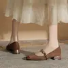 Zapatos de Mujer Jin Gang CG3013 Mary Jane de Tacón Grueso 2024 Nuevos Zapatos de Cuero para Primavera y Otoño Zapatos de Tacón Bajo Zapatos de Boca Baja de una Sola Pieza para Mujer