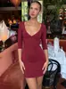 Vestido bodycon sexy de estilo europeo y americano con cuello en V ajustado para mujer, nuevo vestido corto sexy de color liso con manga media para otoño 2026 para mujer