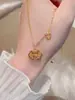 Collar Colgante Candado de Bendición Candado de Paz con Patrón de Nube Estilo Chino Clásico para Mujer, Cadena Clavicular Hueca Dorada de Moda