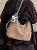 Bolsa Transversal Grande com Textura Feminina 2026 Outono Nova Retro de Ombro Único Popular Moda Trabalho Bolsa de Axila