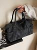 Bolso de mano retro transfronterizo para mujer, nueva moda de invierno 2024, bolso de hombro esmerilado, bolso cruzado de gran capacidad para uso diario.