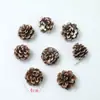 Kit de material para decoración navideña: piñas, agujas de pino, campanas, guirnaldas doradas y rojas, actividades didácticas hechas a mano, adornos navideños