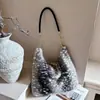 Bolsa Retro Transfronteriza de Otoño Invierno para Mujer Moda Textura Cadena Bolso de Hombro Versátil Elegante Felpa Bolso Tote de un Solo Hombro