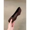 Zapatos de moda retro súper suaves de piel de oveja, mocasines bajos para mujer, de nicho, puntera redonda, tacón de cuña minimalista, tacones altos para commuting