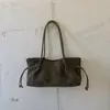 Bolso Tote Casual de Moda de Gran Capacidad para Mujer 2026 Invierno Nuevo Estilo Versátil para el Trabajo Bolso de Hombro Simple Bolso Grande