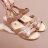 Sandalias de Verano para Mujer de Fábrica Fuente Wuchuan, Tacón de Cuña Negro, Suela Gruesa Antideslizante de PVC, con Correas Finas, Remaches y Correa Trasera