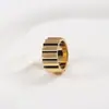 Anillo para Dedo con Forma de Engranaje Geométrico de Alto Pulido Libre de Manchas
