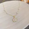 Collar de Perlas Irregulares Mariposa Estilo Vintage Cadena para Clavícula Joyería Versátil de Alta Gama Venta al por Mayor para Mujeres