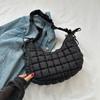 Bolsa de ombro plissada popular deste ano, temperamento simples, feminina, 2023, outono inicial, nova, versátil, estilo ins, para usar sob o braço