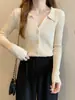 Nuevo Cárdigan de Punto Coreano 2024 Primavera y Otoño, Cuello Polo, Cintura Alta, Adelgazante, Versátil, Hilo de Núcleo, Top Elegante para Mujer