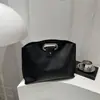 Bolsa de Cor Lisa de Grande Capacidade para Mulheres 2025 Outono Nova Tendência Moda Bolsa de Mão para Trabalho e Roupa de Trabalho Versátil Retrô Bolsa Envelope