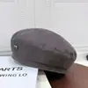 Boina retro británica con pequeña decoración de logo para mujer, sombrero de artista de moda otoñal de alta calidad, sombrero de calabaza de estilo callejero para celebridades de internet