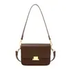 Bolsa de ombro versátil, bolsa transversal para o dia a dia para mulheres, nova bolsa niche texturizada tipo tofu, bolsa quadrada pequena, bolsa de antebraço para mulheres