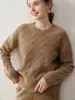 Novo suéter feminino de outono e inverno com gola redonda, espessado, ombros caídos, suéter de cashmere trançado, pulôver de caimento solto, camada base