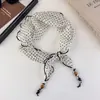 Lenço de Seda com Bolinhas Pretas e Brancas e Pedrarias Estilo Coreano para Mulheres, Fino e Único, Acessório de Pescoço Artístico e Versátil