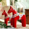 Adorno de Caballo Rojo de Lujo Ligero Estilo Europeo, Regalo de Boda, Caballo de Madera Dala Nórdico Pintado a Mano, Decoración Creativa para el Hogar para Atraer Riqueza