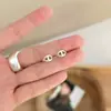 Nuevo Compacto para Viajes Diarios Simple Hebilla de Oreja de Nariz de Cerdo Personalidad de Mujer Elegante Aro de Oreja Diseño de Nicho Clavo de Oreja Avanzado