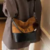 Bolso de Hombro Tipo Cubo de Moda para Viajes Gran Capacidad Cruzado Estilo Coreano y Japonés Bloque de Color 2026 Bolso Diagonal de Gamuza para Mujer Nuevo Bolso de Mano de Otoño