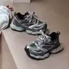Zapatillas Deportivas para Niños 2026 Primavera/Otoño Nuevo Estilo Versátiles para Niñas Suela Suave Zapatos Individuales Estilo Coreano Ligeros Casuales para Niños Zapatos de Papá
