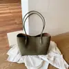 Bolso de Hombro Nuevo Otoño/Invierno 2026, Bolso de Hombro de Moda con Textura Simple Vintage, Bolso Casual de Diseño Nicho para Mujer